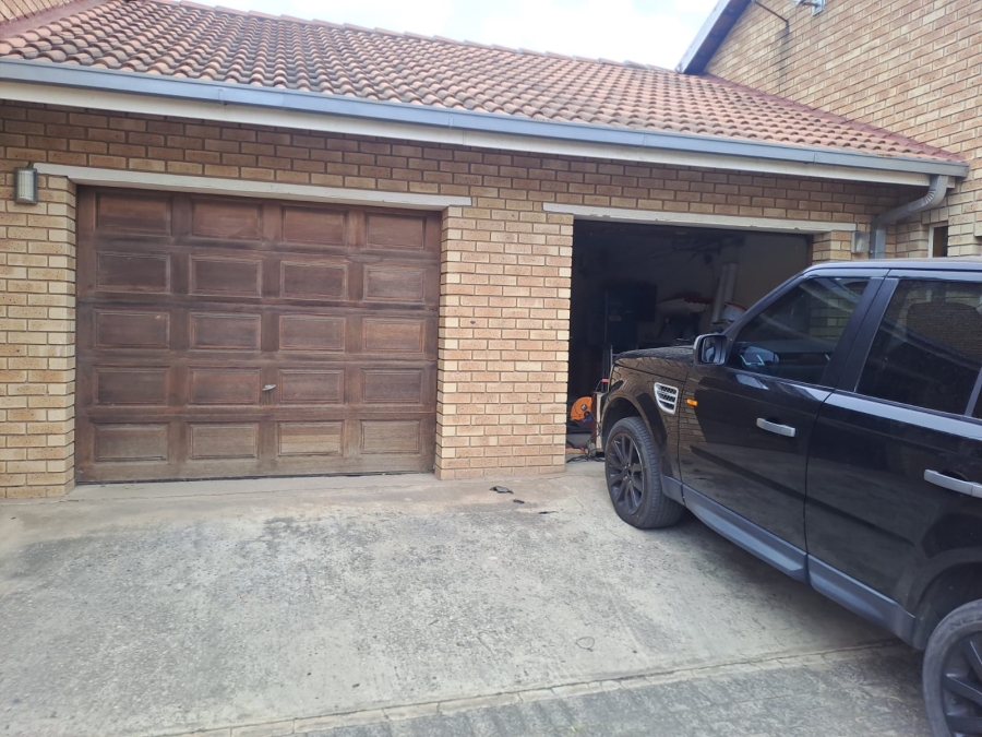 15 Bedroom Property for Sale in Oos Einde North West